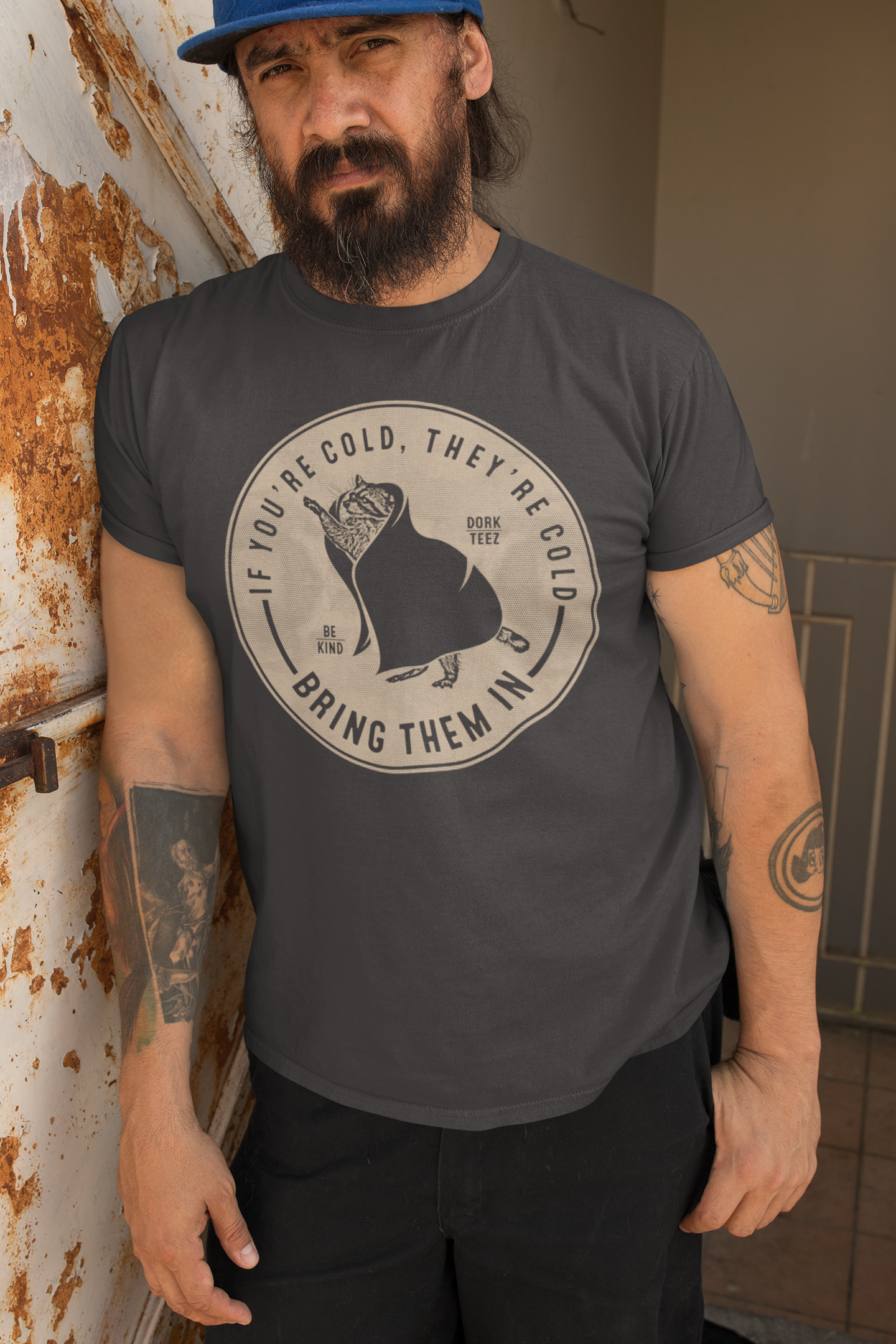 We love Raccoons!  <3 T-shirt